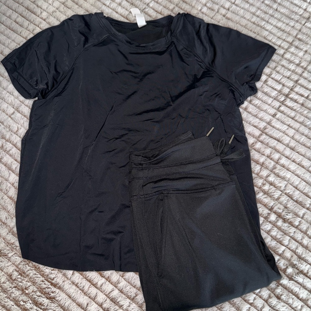 Like new Halara leggings and shirt. Size M in women